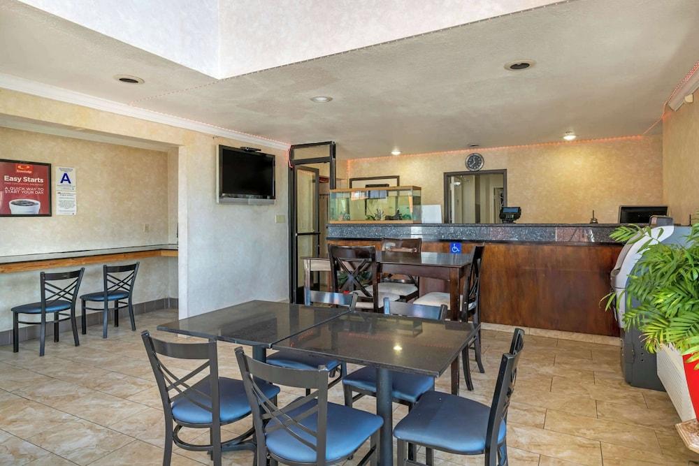 Econo Lodge Moreno Valley photo 3