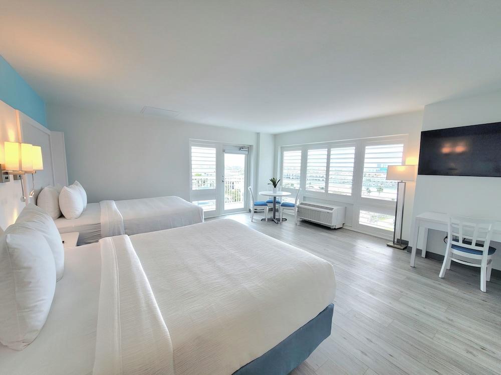 ChartHouse Clearwater Beach Marina Hotel photo 5