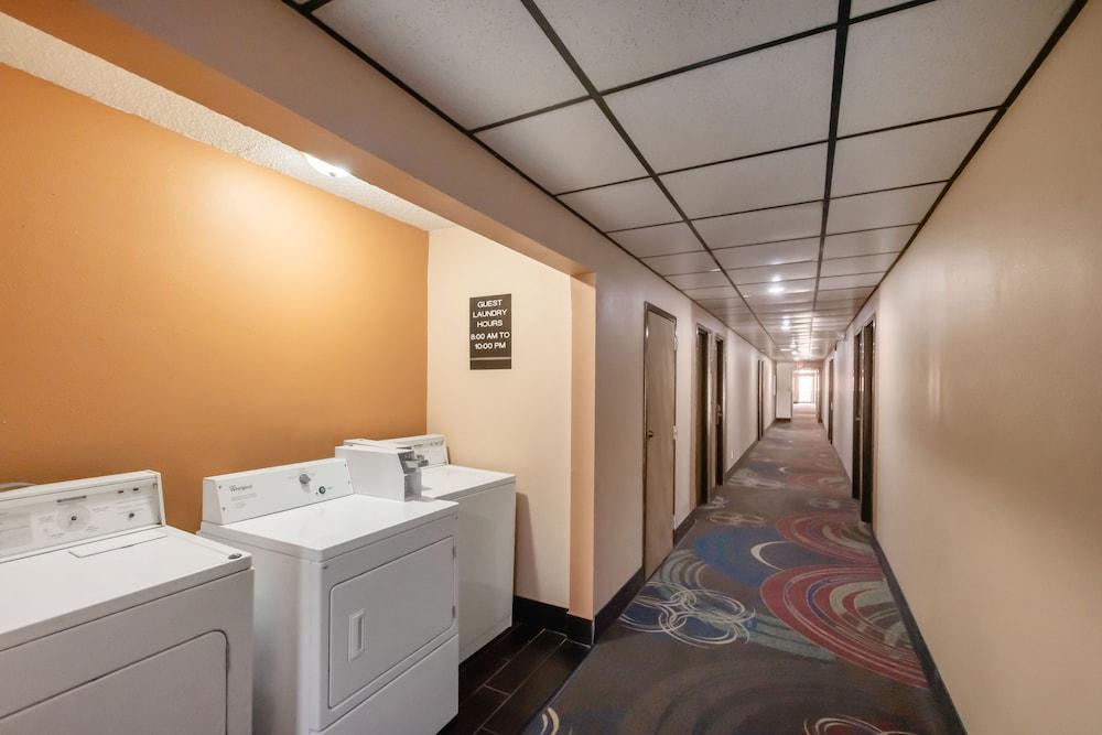Americas Best Value Inn & Suites Harrisonville photo 37