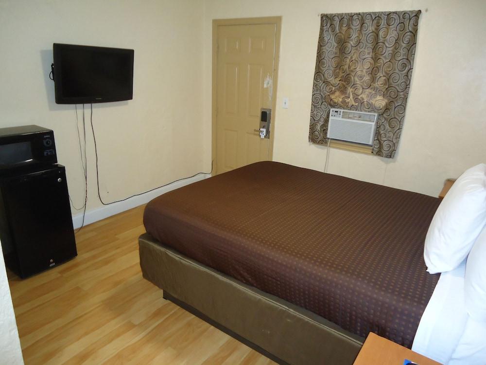Budget Inn photo 14