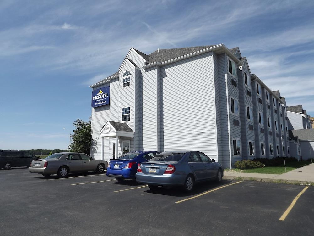 Microtel Inn & Suites by Wyndham Ames photo 43