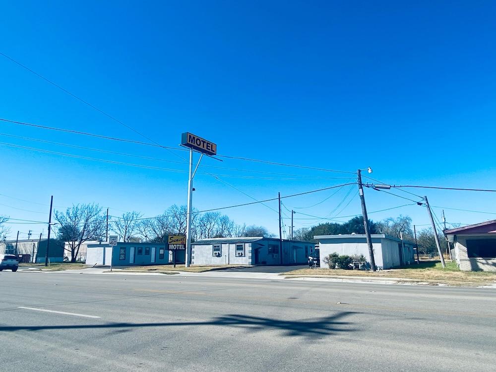Sunset Motel photo 15