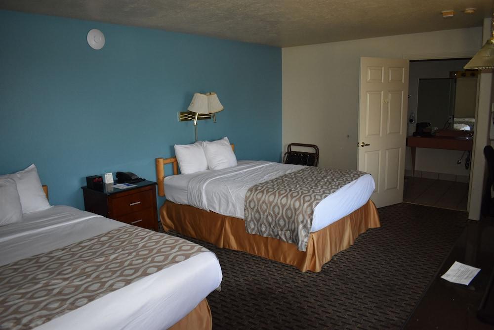 Rodeway Inn photo 10