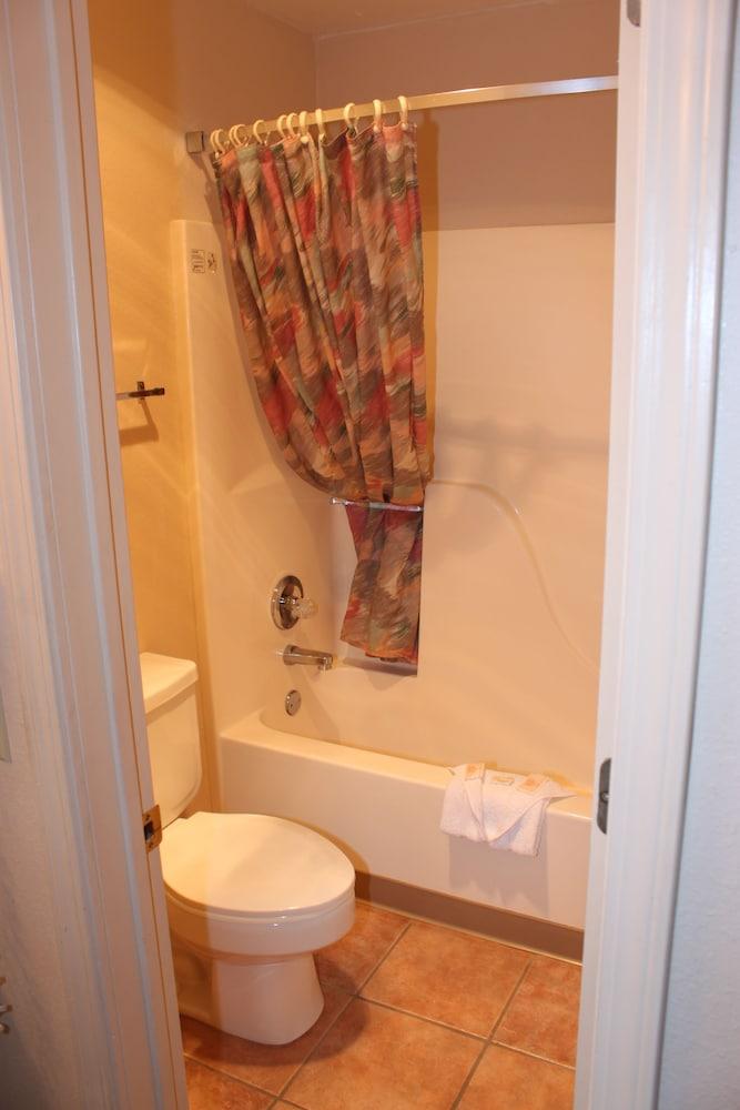 The Regency Inn photo 33