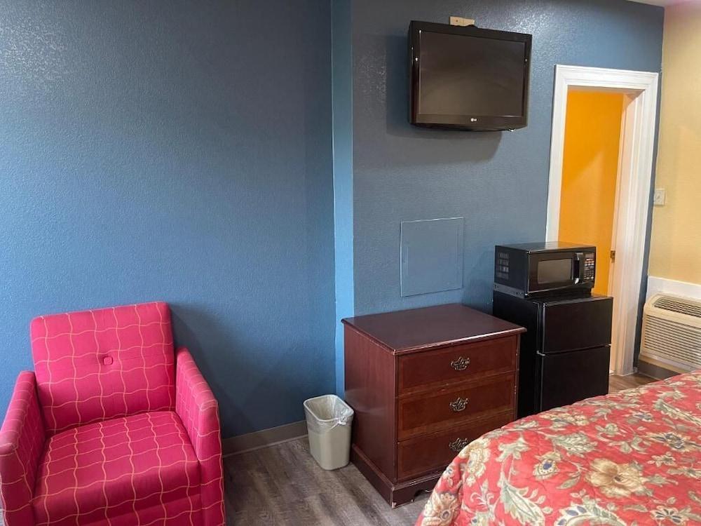 Kenwood Court Motel photo 5