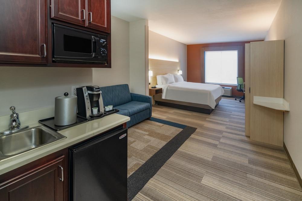Holiday Inn Express Hotel & Suites Magee by IHG photo 12