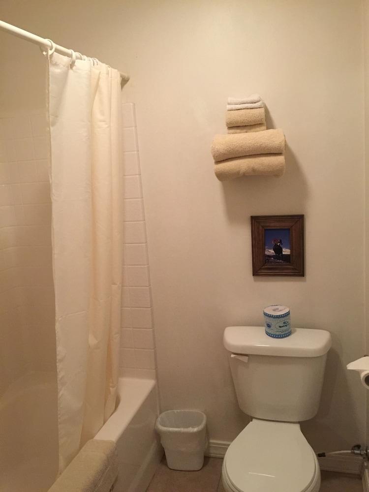 Rustic Inn Motel photo 78