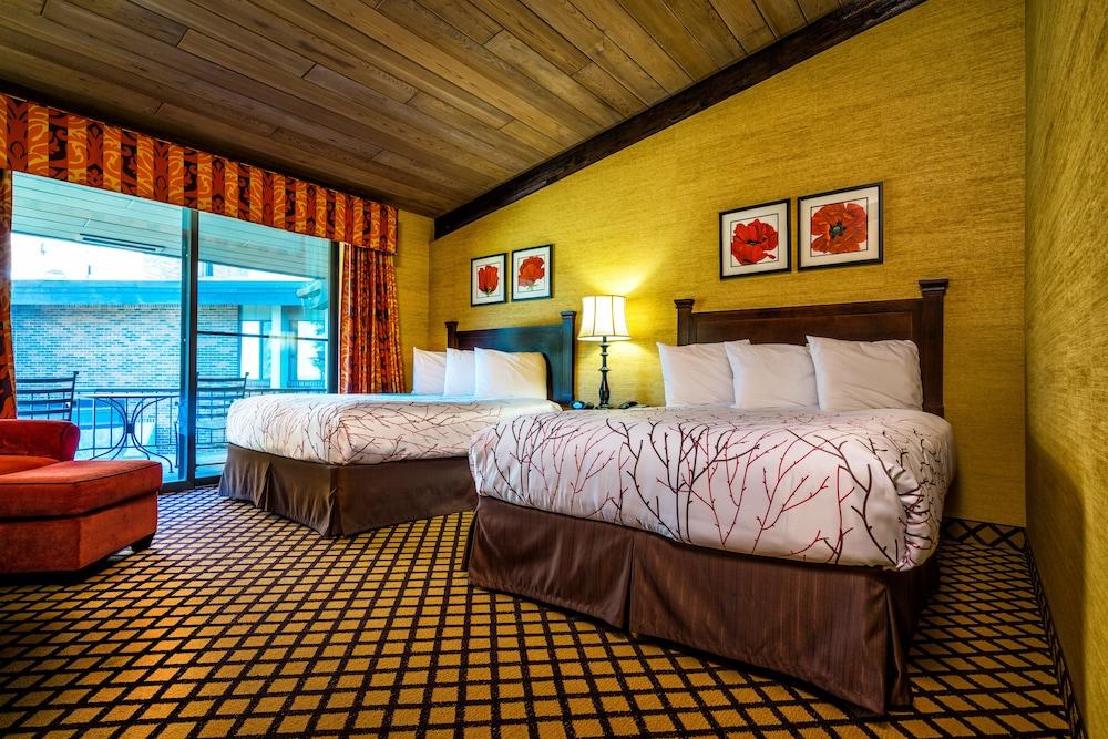 The Lakeview Hotel, Shanty Creek Resort photo 4