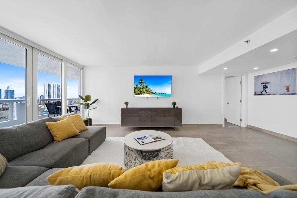 The Grand Biscayne Bay photo 81