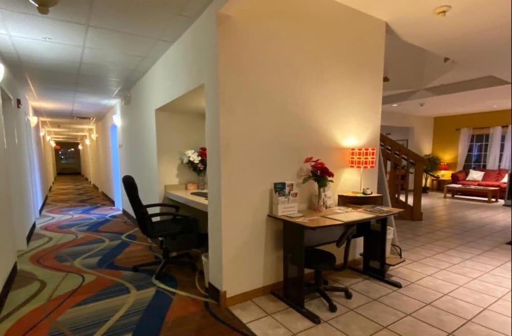 Rodeway Inn Salina North photo 13
