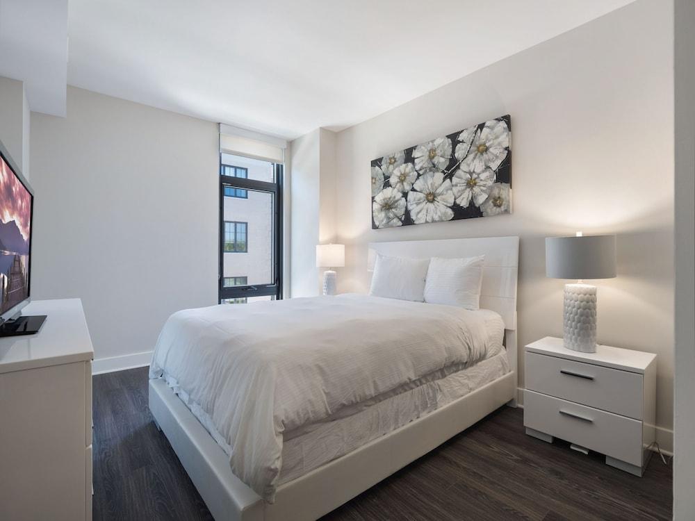 Global Luxury Suites at Bethesda Metro photo 8