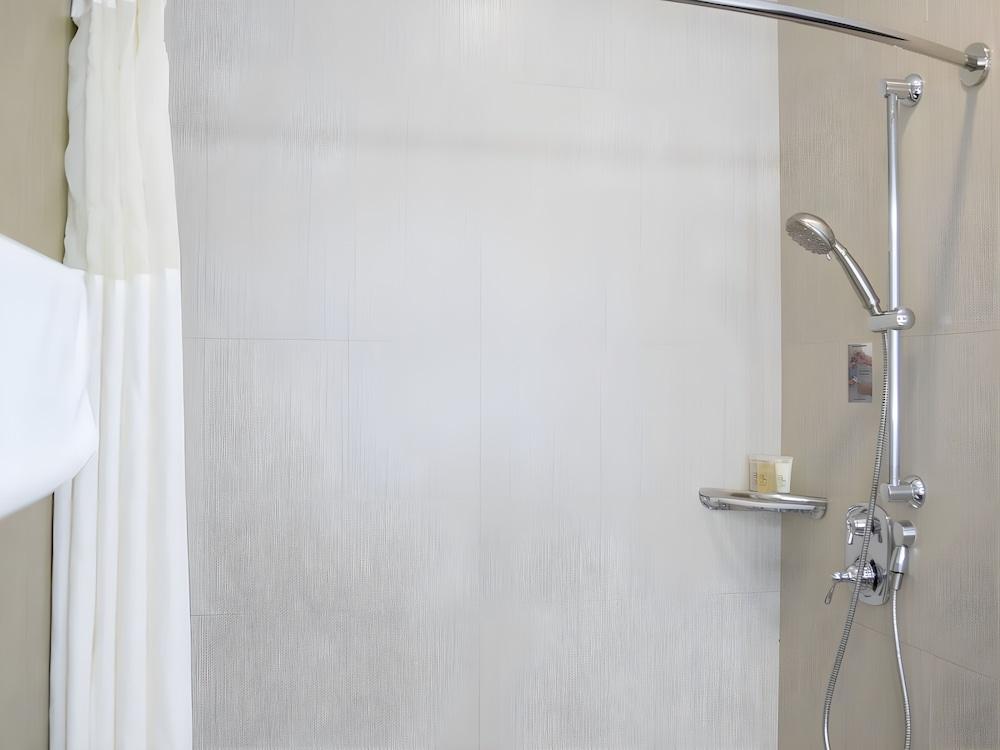BLVD Hotel and Studios Universal-Hollywood, an Ascend Collection Hotel photo 64