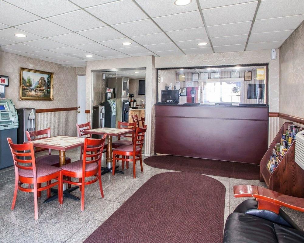 Rodeway Inn Jersey City North photo 2