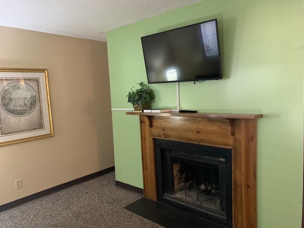 Oak Square Rentals photo 68