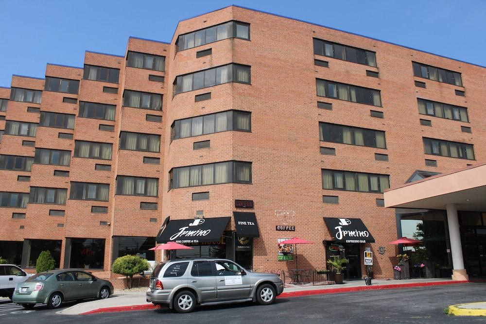 APM Inn and Suites photo 24