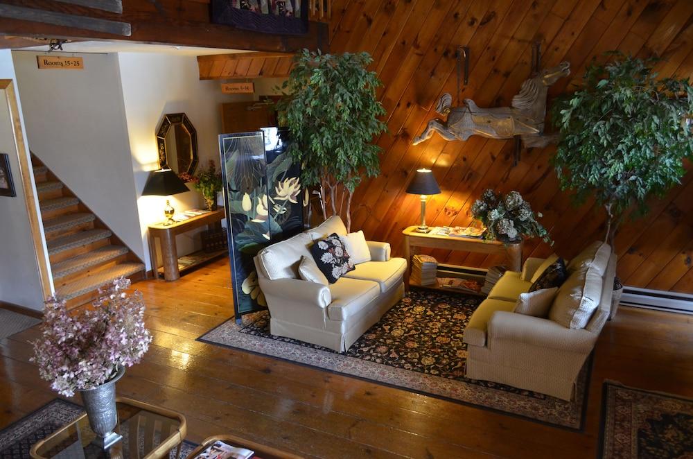 Greenbrier Inn photo 61
