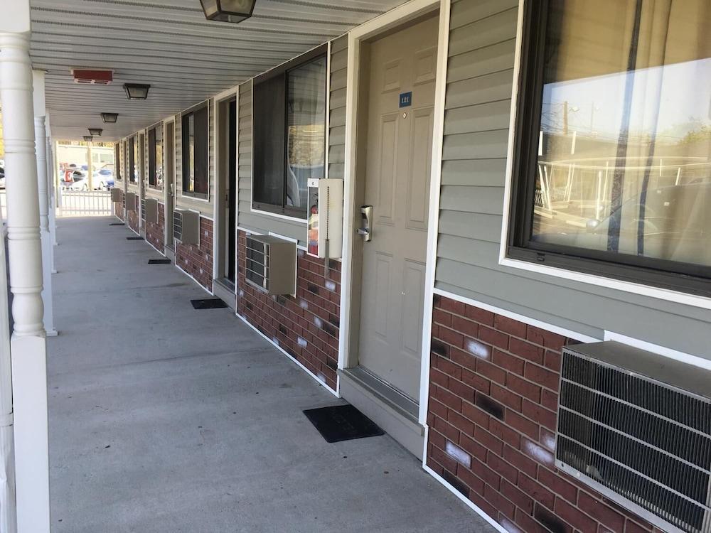Shirley Motel photo 16
