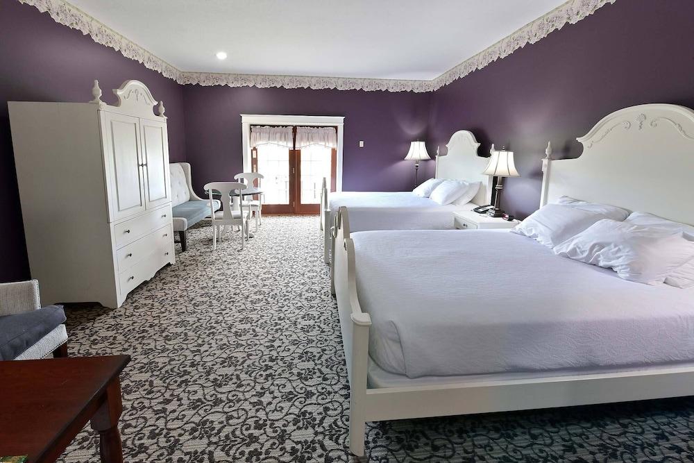 Carlisle Inn Sugarcreek photo 2