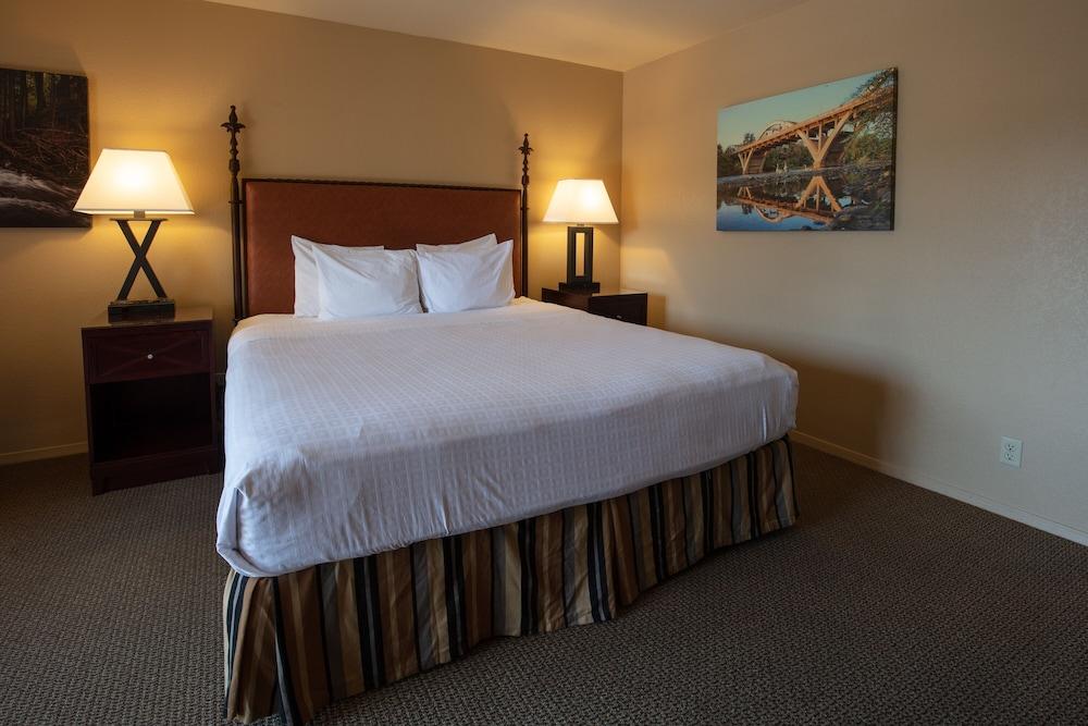 Riverside Inn photo 32