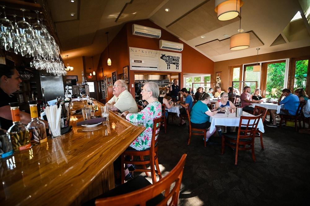 The Lakehouse Inn photo 60