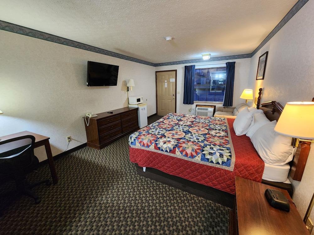 Americas Inn photo 68
