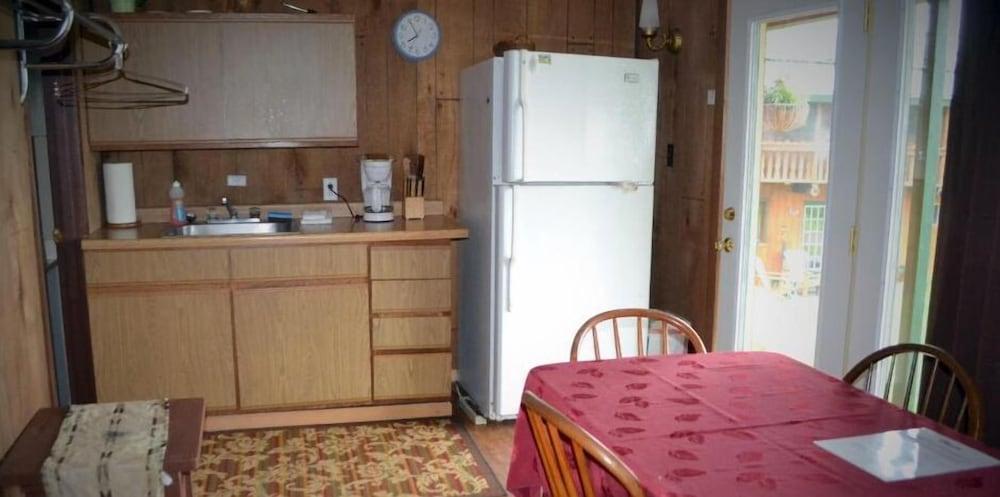 AJ's Lodge and Oven photo 18