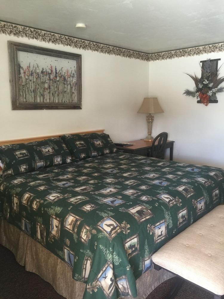 Rustic Inn Motel photo 36