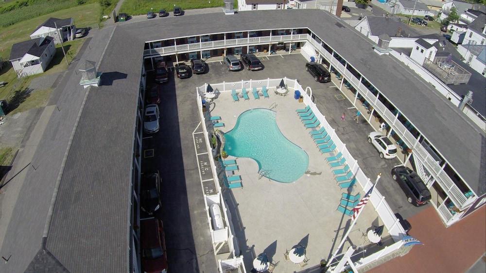 Sands by the Sea Motel photo 2