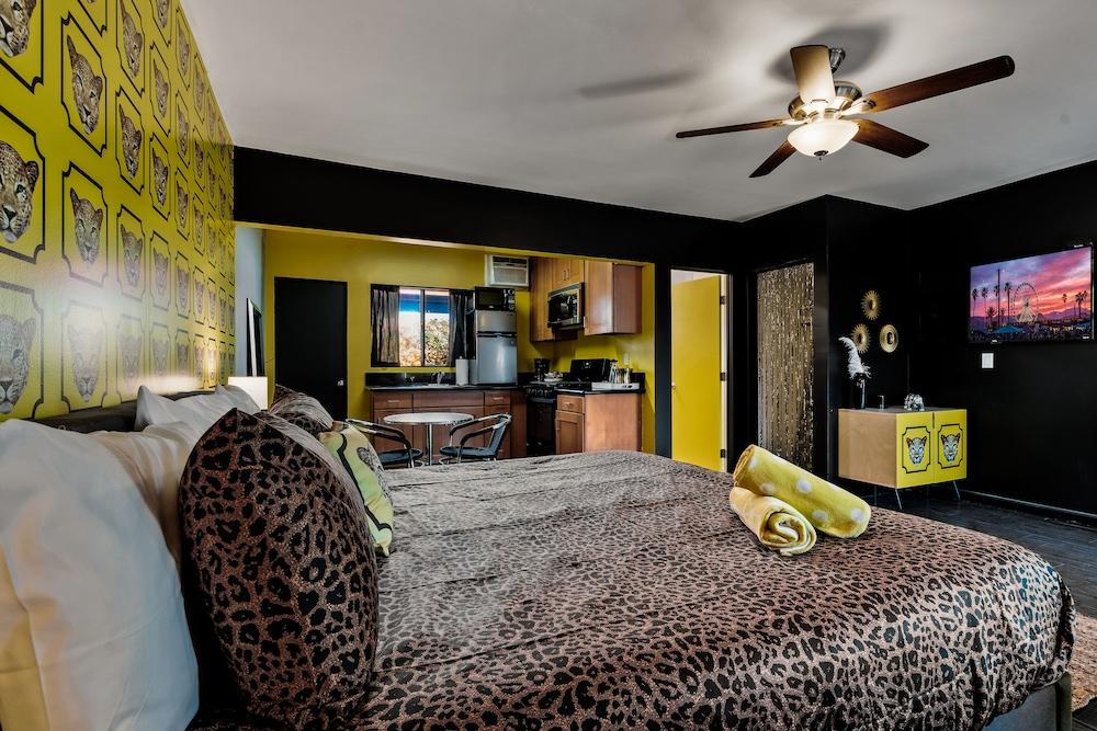 Cheetah Hotel photo 11