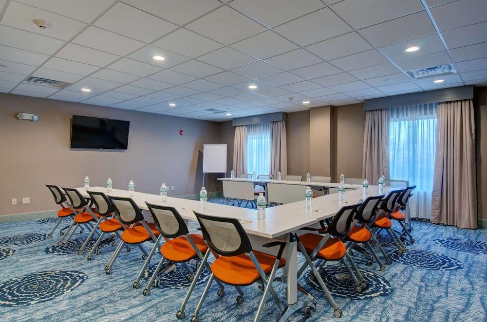 Hampton Inn & Suites Boston/Stoughton photo 43