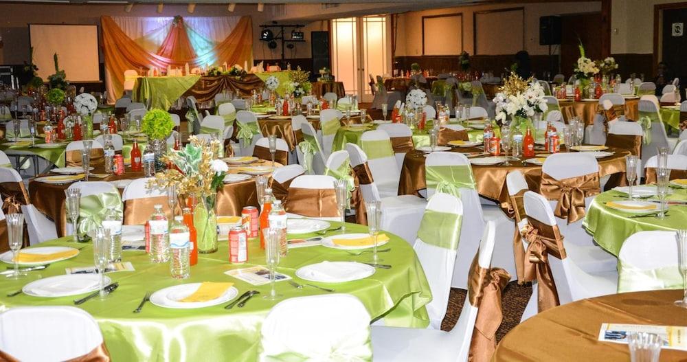 Columbus Grand Hotel & Banquet Center photo 22