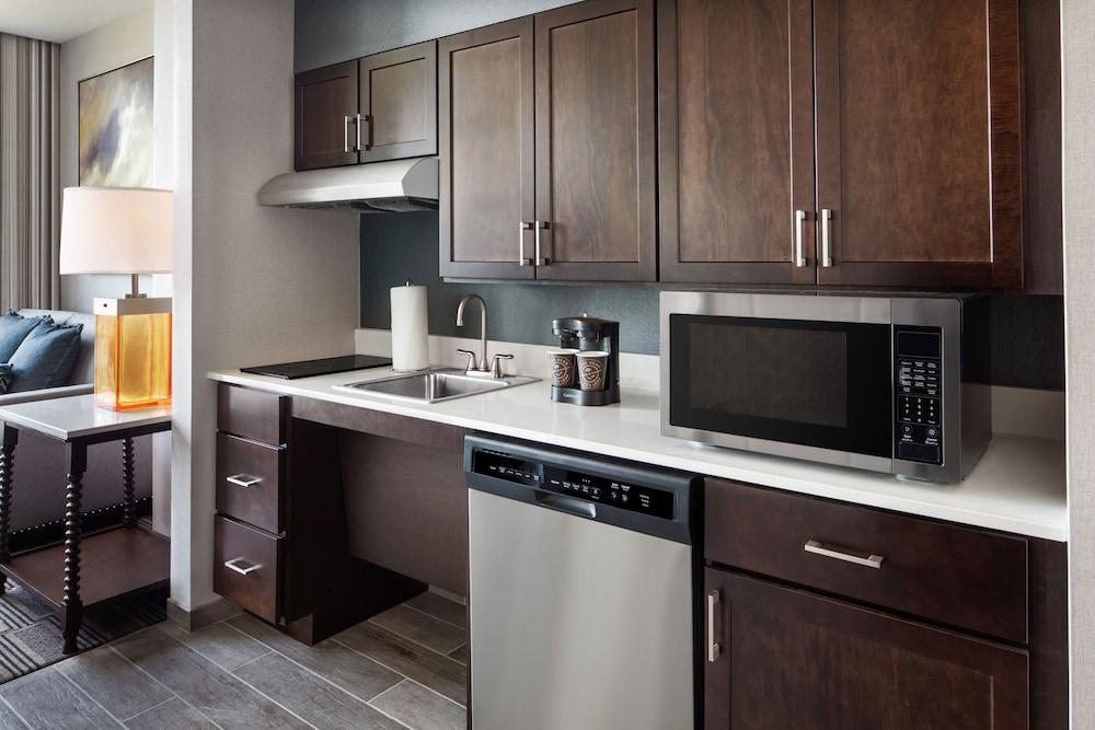 Homewood Suites by Hilton Teaneck Glenpointe photo 20