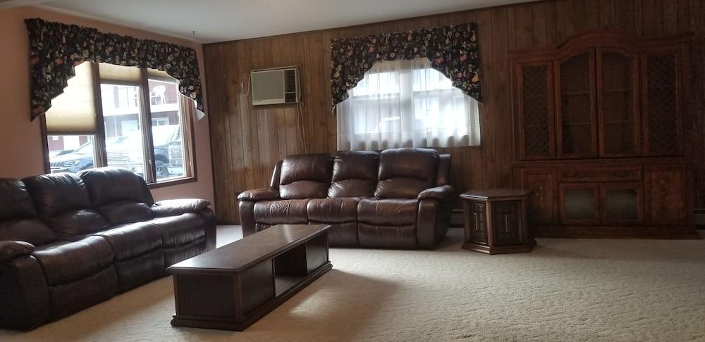 Red Ranch Motel photo 36