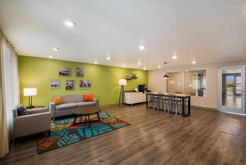 Woodspring Suites Austin Central photo 2