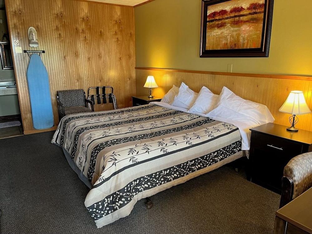 High Point Motel photo 5