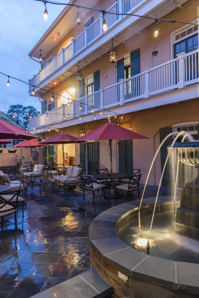 Royal Frenchmen Hotel and Bar photo 9