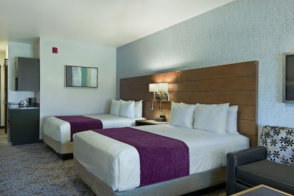 Oxford Suites Sonoma County photo 10