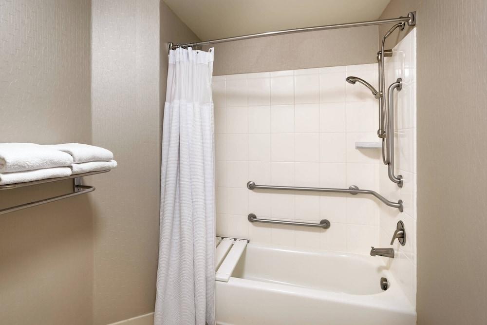 Springhill Suites by Marriott Thatcher photo 12