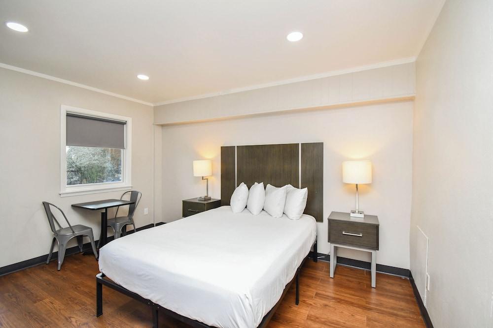 Settle Inn photo 11
