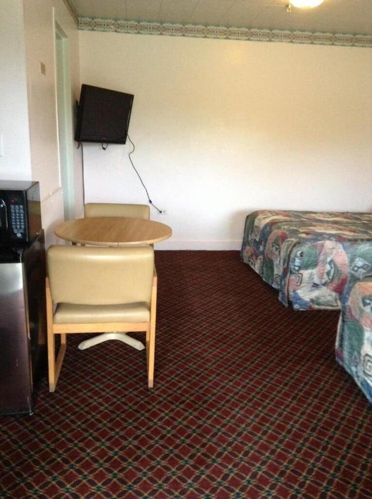 Mark Twain Motor Inn photo 24