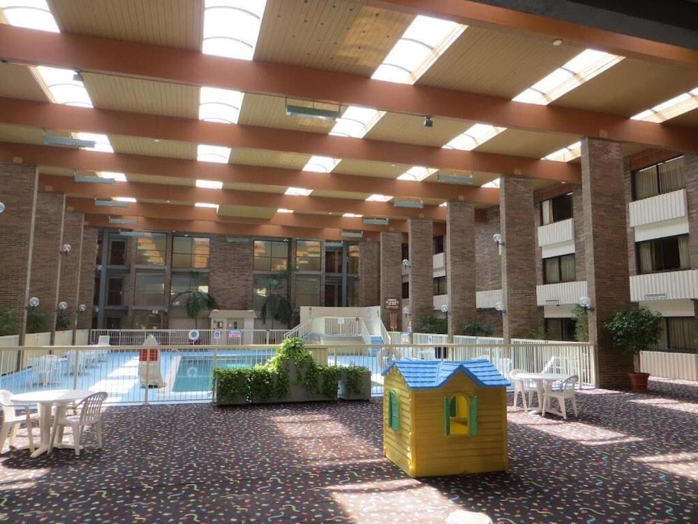 Lansing Delta West Hotel photo 9