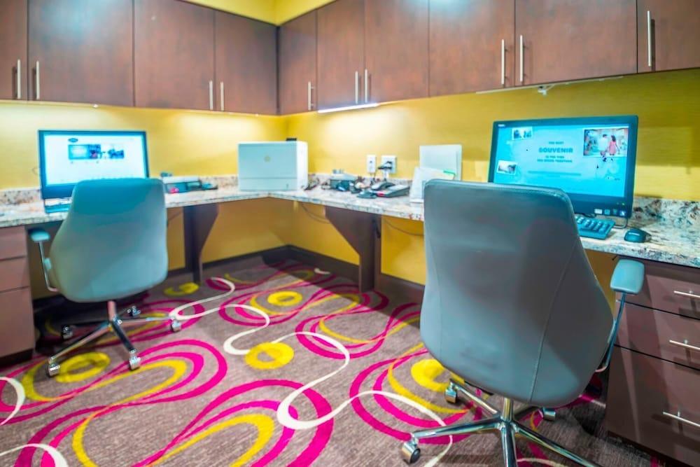 Hampton Inn & Suites La Porte photo 41