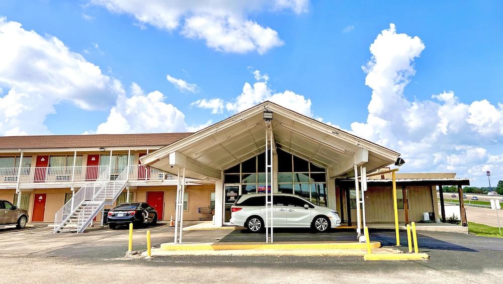 Thunderbird Motel Hillsboro photo 1