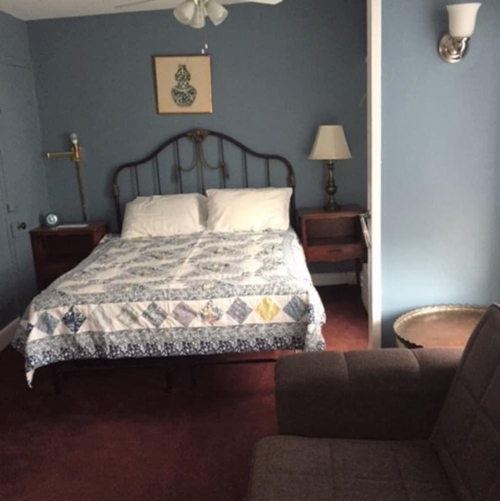 Bath Avenue House photo 8