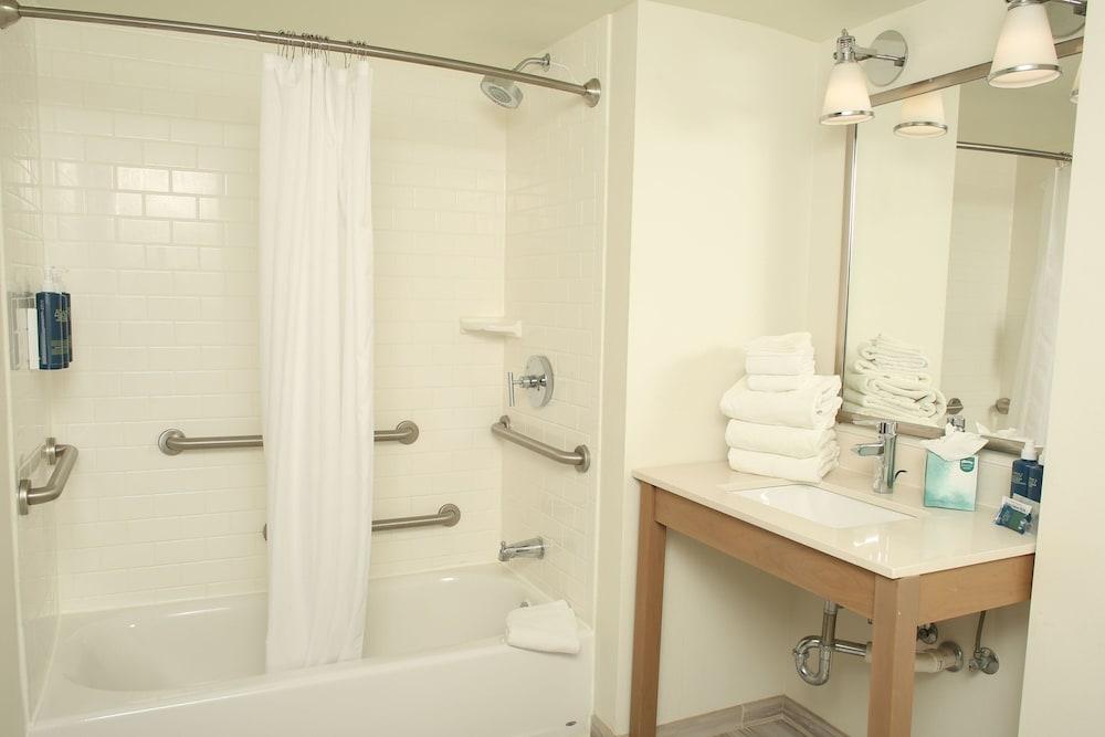 Four Points By Sheraton Midland photo 17