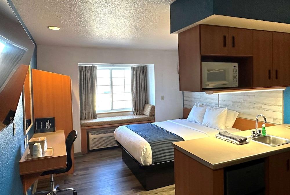 Microtel Inn & Suites by Wyndham Tomah photo 15