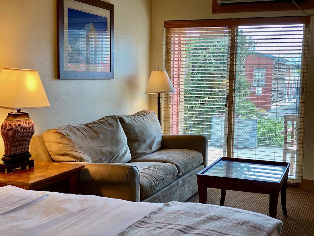 Cousins Country Inn photo 53