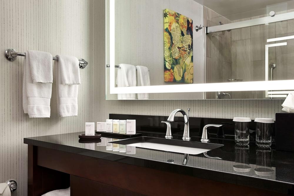 Embassy Suites by Hilton Washington DC Chevy Chase Pavilion photo 49