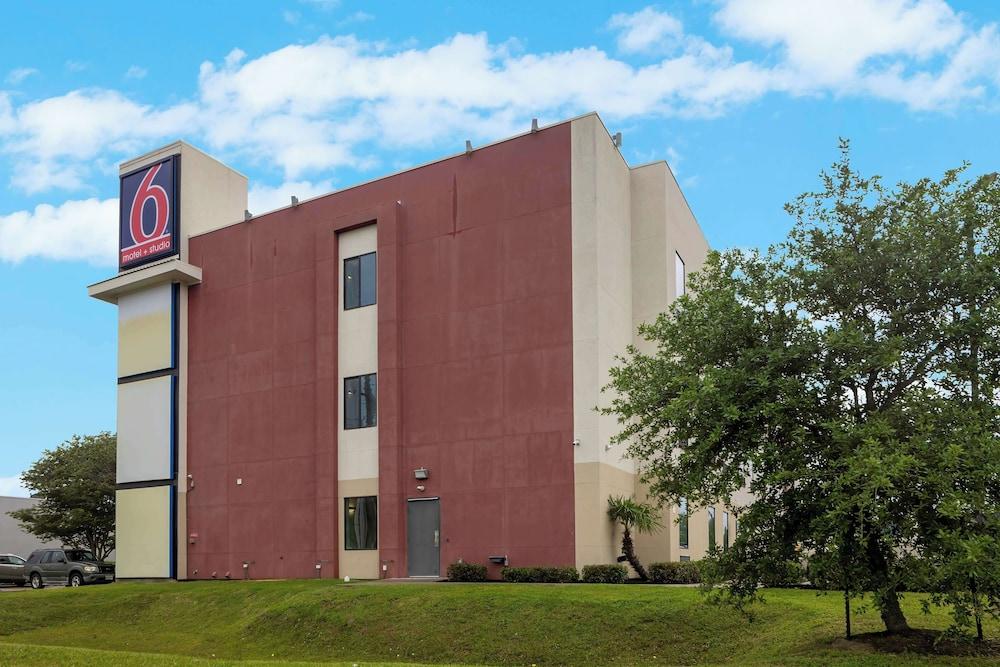 Studio 6 Suites Texas City, Tx – I-45 South photo 35