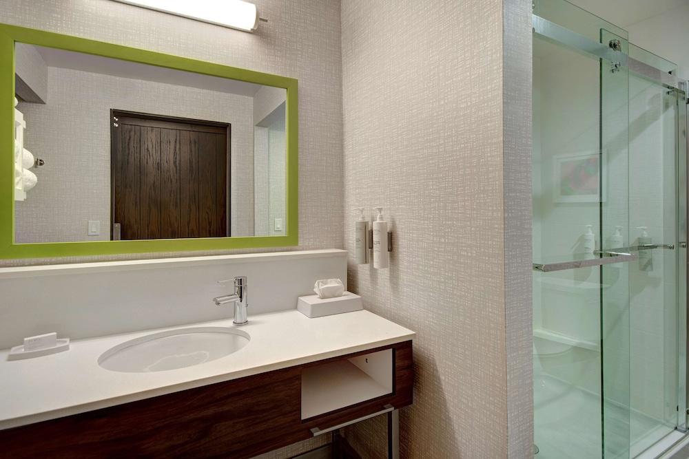 Hampton Inn & Suites Ontario Rancho Cucamonga photo 30